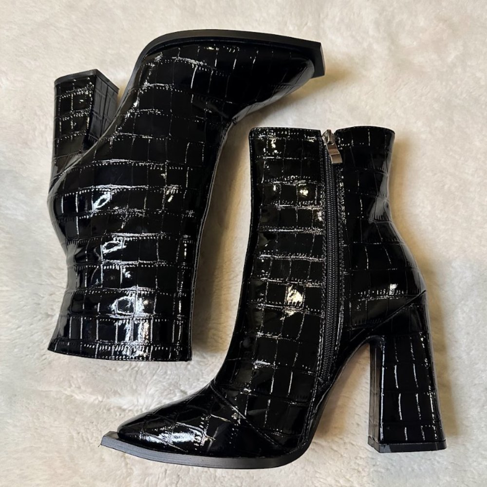 Like New | Black Leather Shiny Boots